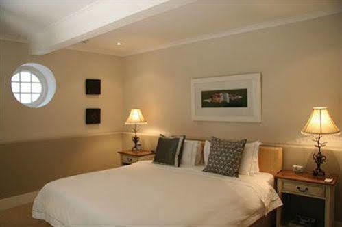 Four Rosmead Boutique Guesthouse Cape Town Luaran gambar